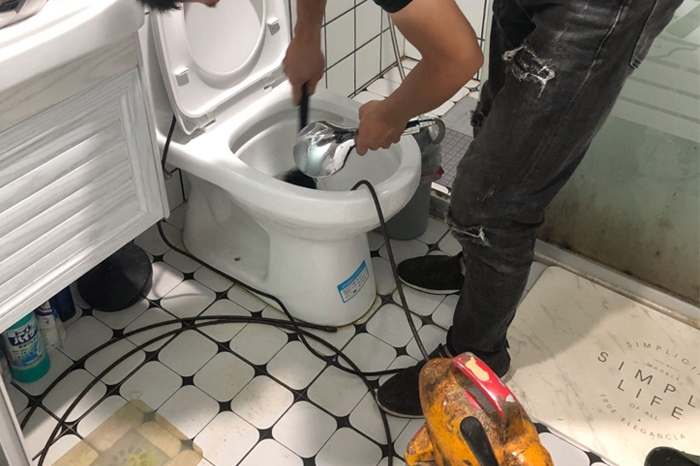 荣邦乡疏通下水道