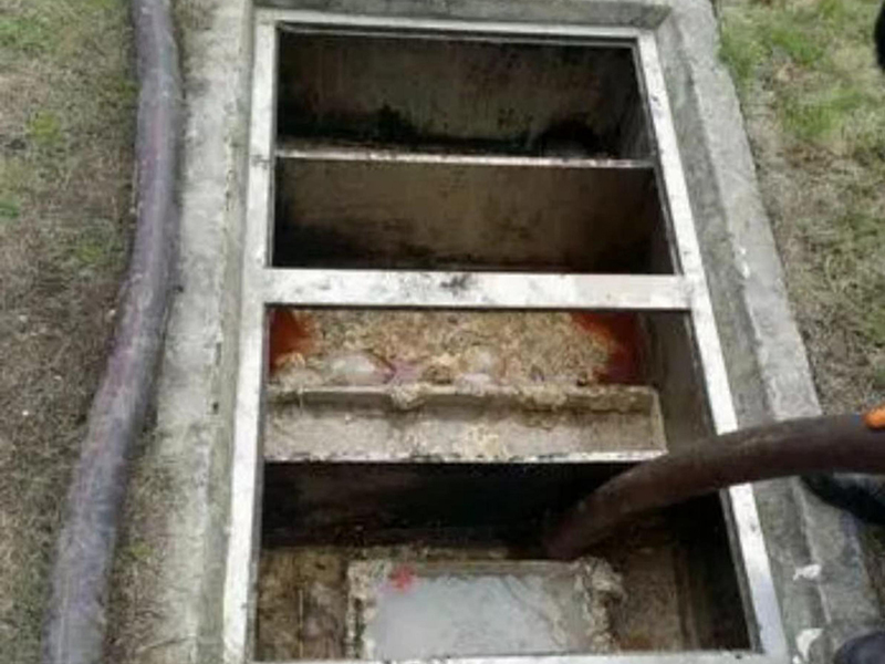 荣邦乡隔油池清理