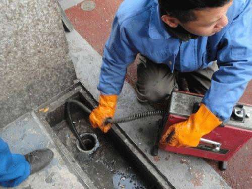 荣邦乡疏通下水道