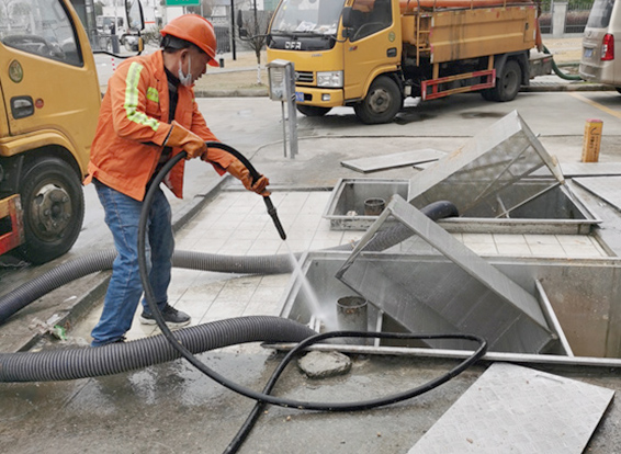 荣邦乡隔油池清理